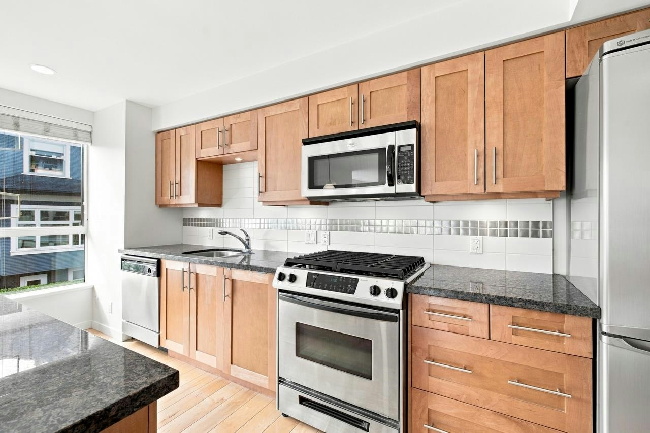 302-2626 Alberta Street - 4