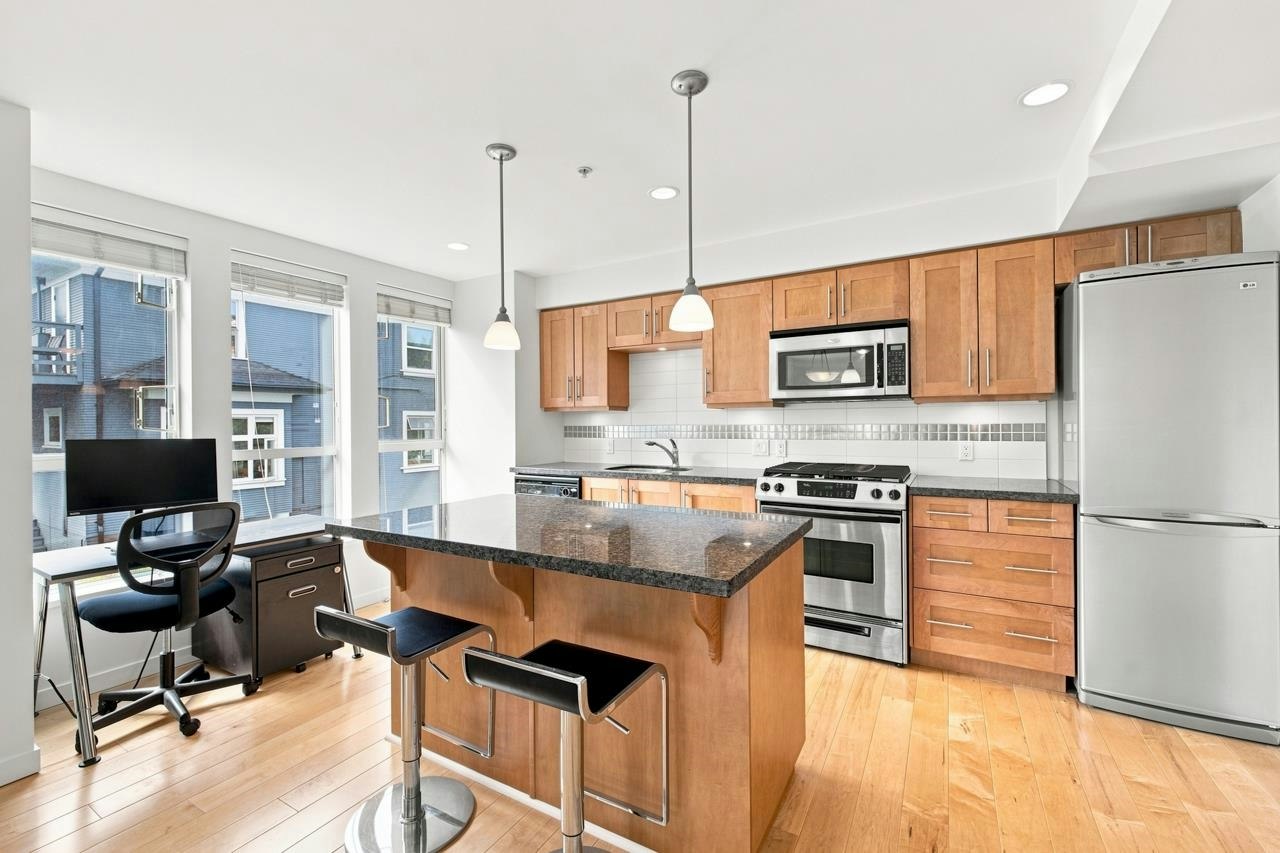302-2626 Alberta Street - 2