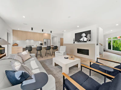 2025 Mackay Avenue - 2