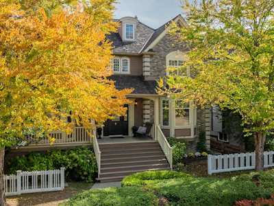 21646 Murray's Crescent - 2