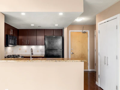 1703-120 Milross Avenue - 5