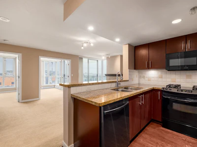 1703-120 Milross Avenue - 4