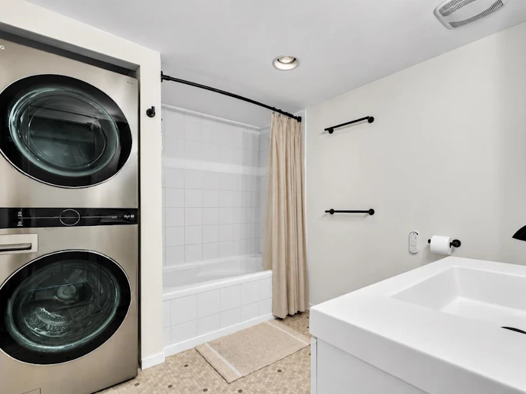 102-1935 W 1st Avenue, Vancouver, BC, V6J 1G7 - 17