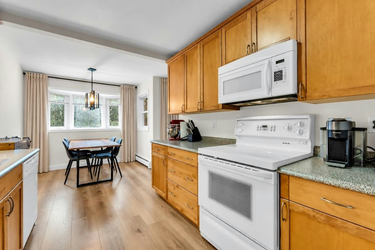 102-1935 W 1st Avenue, Vancouver, BC, V6J 1G7 - 12