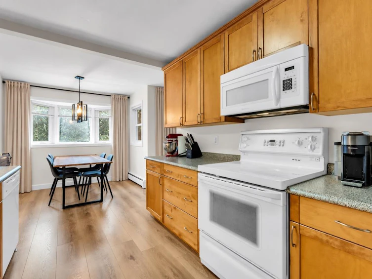 102-1935 W 1st Avenue, Vancouver, BC, V6J 1G7 - 12