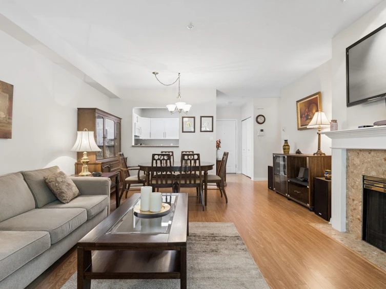 304-2059 Chesterfield Avenue, North Vancouver, BC, V7M 2P4 - 4