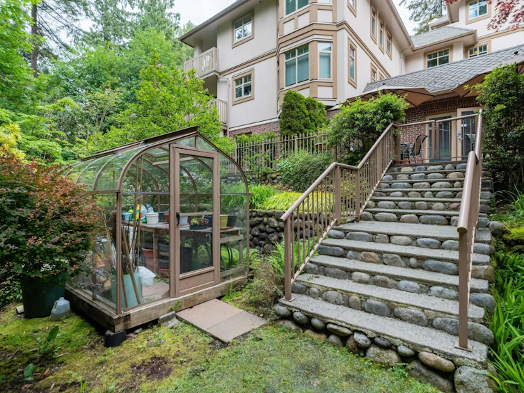 304-2059 Chesterfield Avenue, North Vancouver, BC, V7M 2P4 - 14