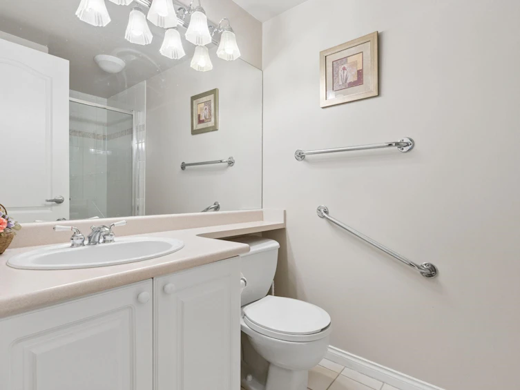 304-2059 Chesterfield Avenue, North Vancouver, BC, V7M 2P4 - 11