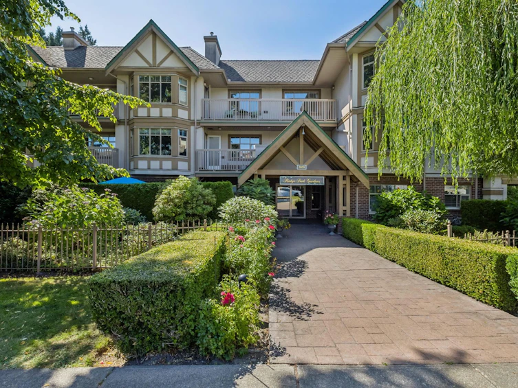 304-2059 Chesterfield Avenue, North Vancouver, BC, V7M 2P4