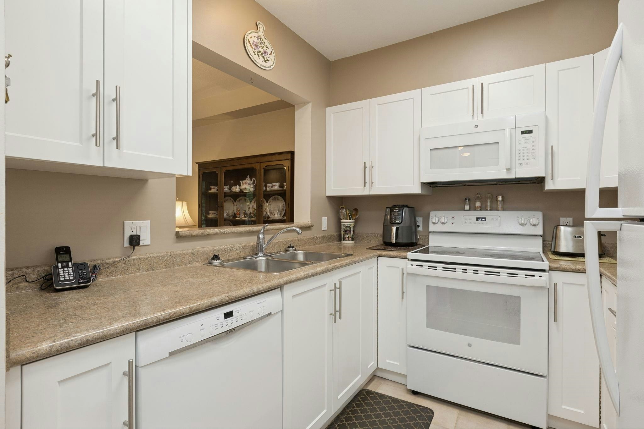 304-2059 Chesterfield Avenue, North Vancouver, BC, V7M 2P4 - 7