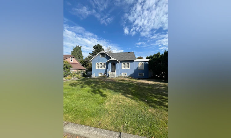 579 W 24th Avenue