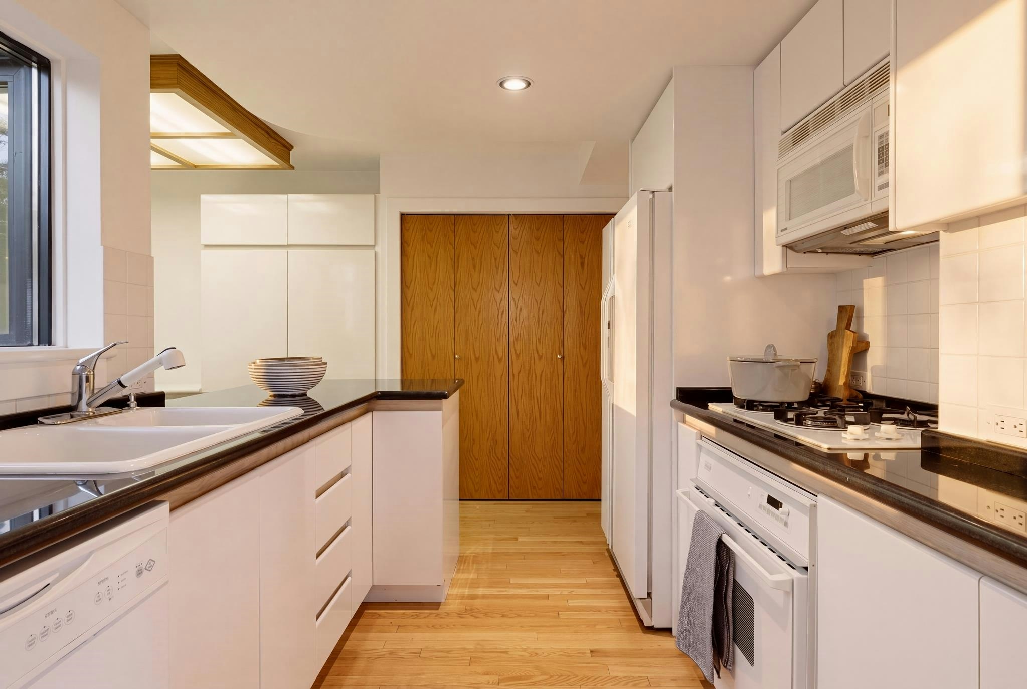 300-1410 Bute Street, Vancouver, BC, V6E 2A7 - 18