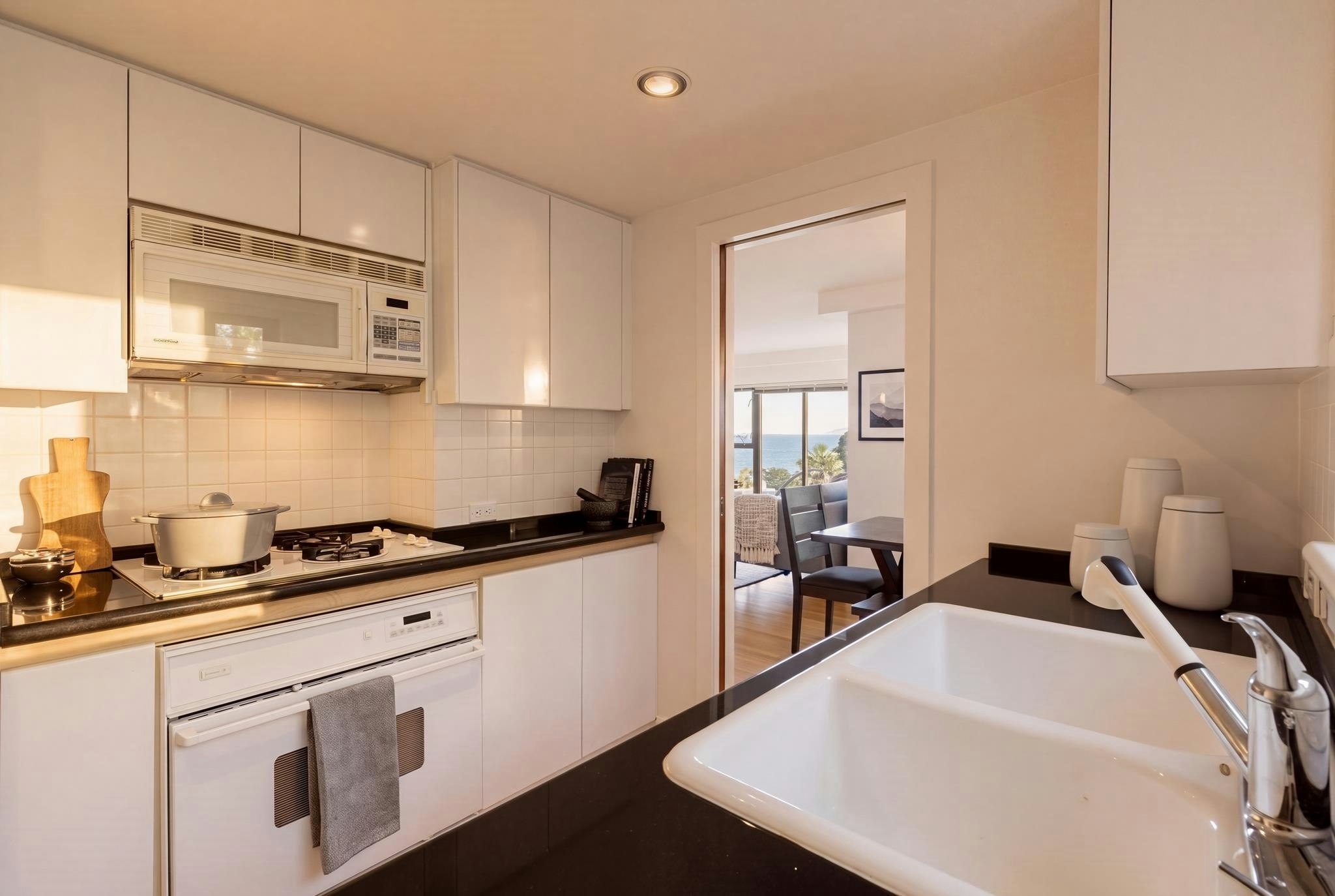 300-1410 Bute Street, Vancouver, BC, V6E 2A7 - 17