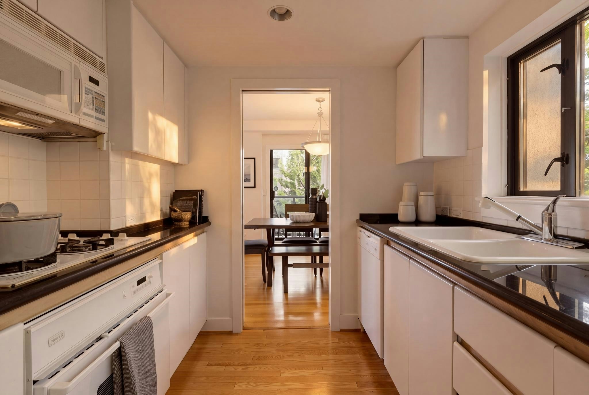 300-1410 Bute Street, Vancouver, BC, V6E 2A7 - 16
