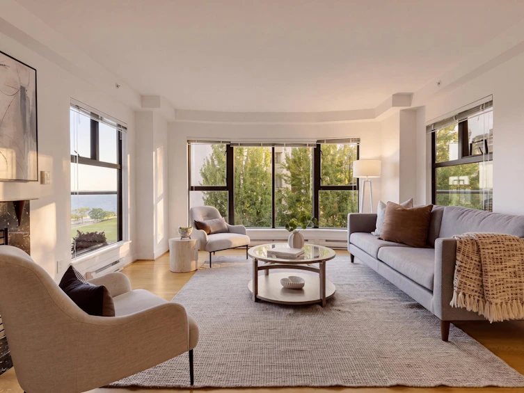 300-1410 Bute Street, Vancouver, BC, V6E 2A7 - 2