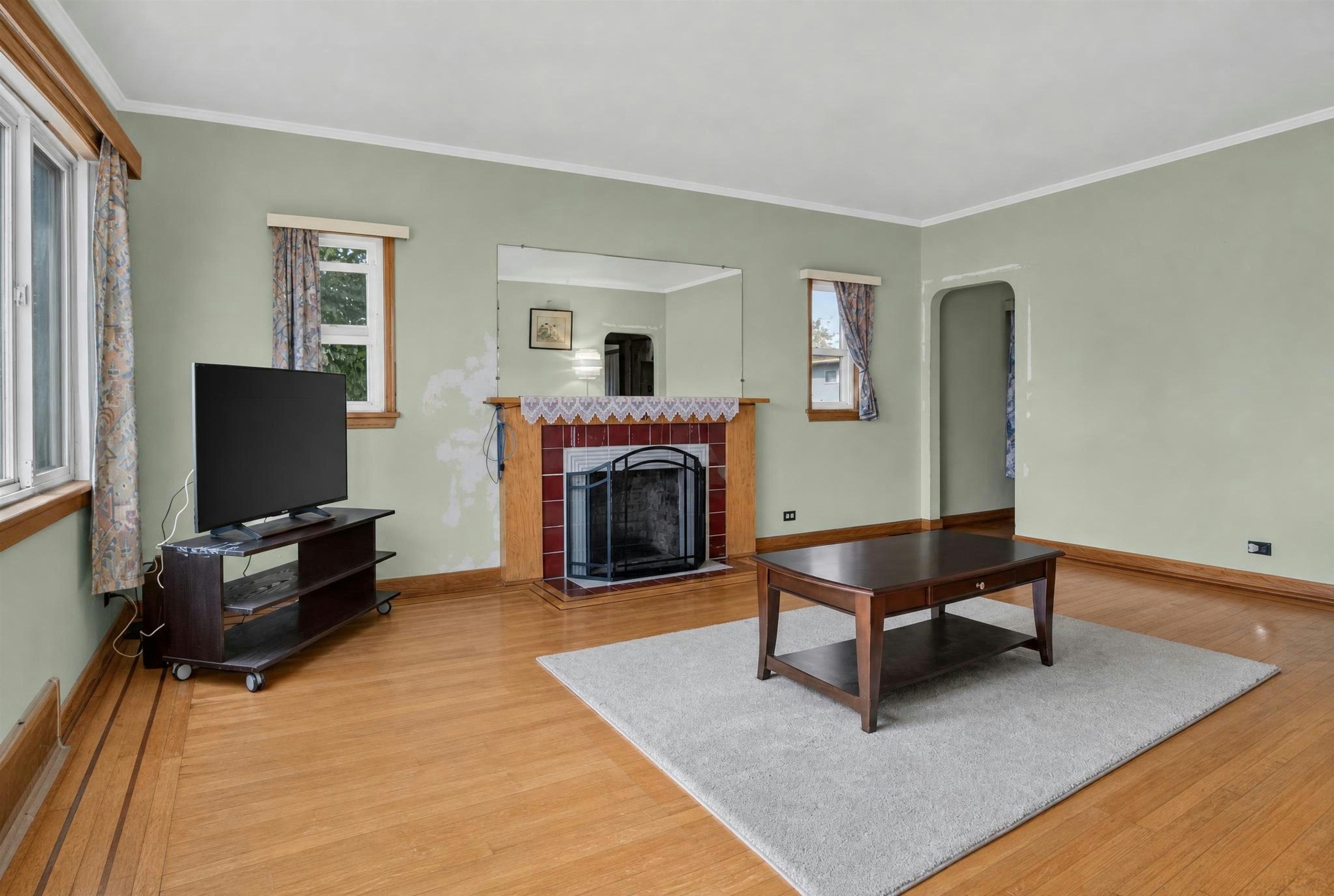 4205 Pender Street, Burnaby, BC, V5C 2M4 - 8