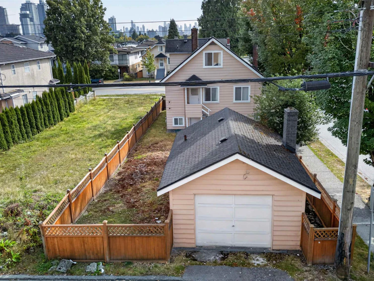 4205 Pender Street, Burnaby, BC, V5C 2M4 - 6