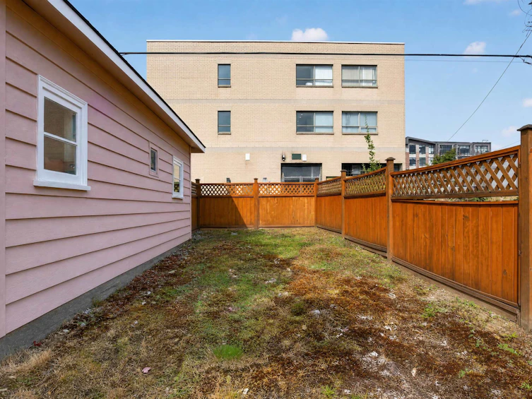 4205 Pender Street, Burnaby, BC, V5C 2M4 - 30