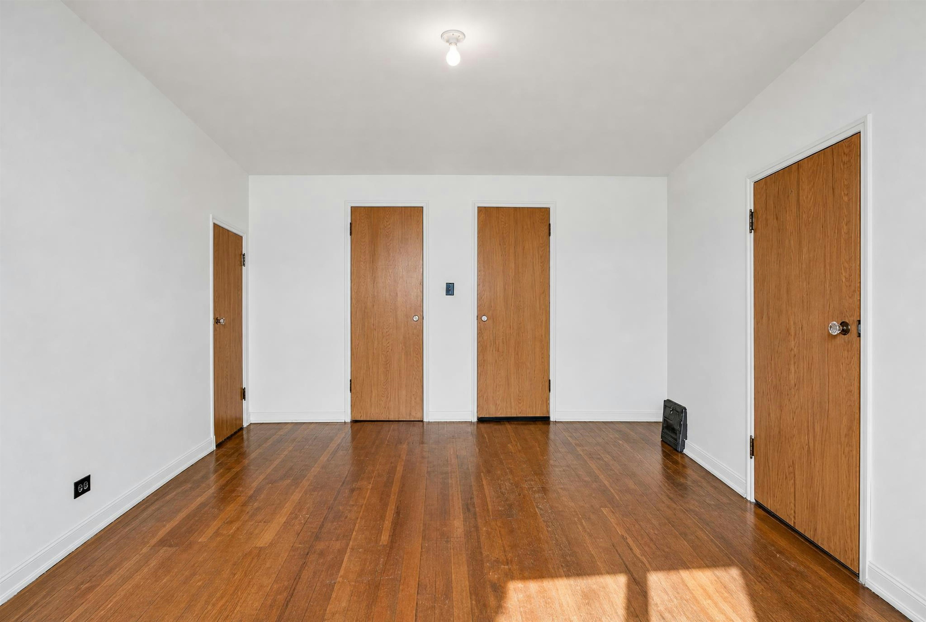 4205 Pender Street, Burnaby, BC, V5C 2M4 - 13