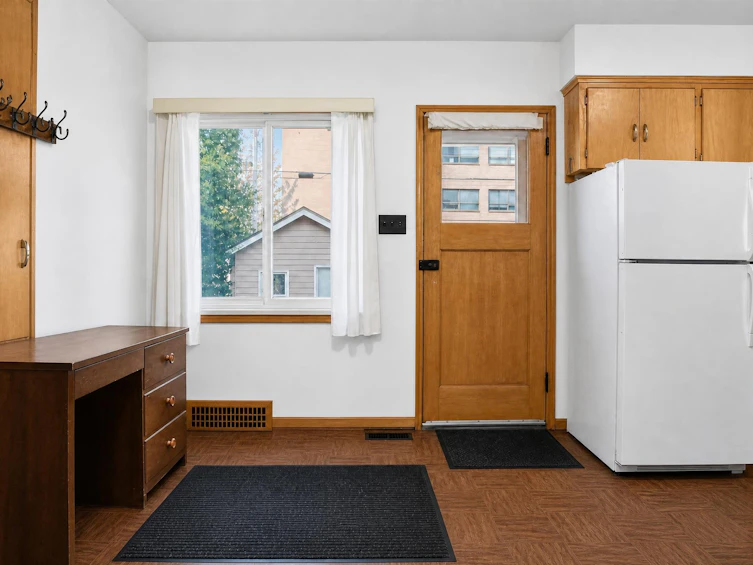 4205 Pender Street, Burnaby, BC, V5C 2M4 - 17