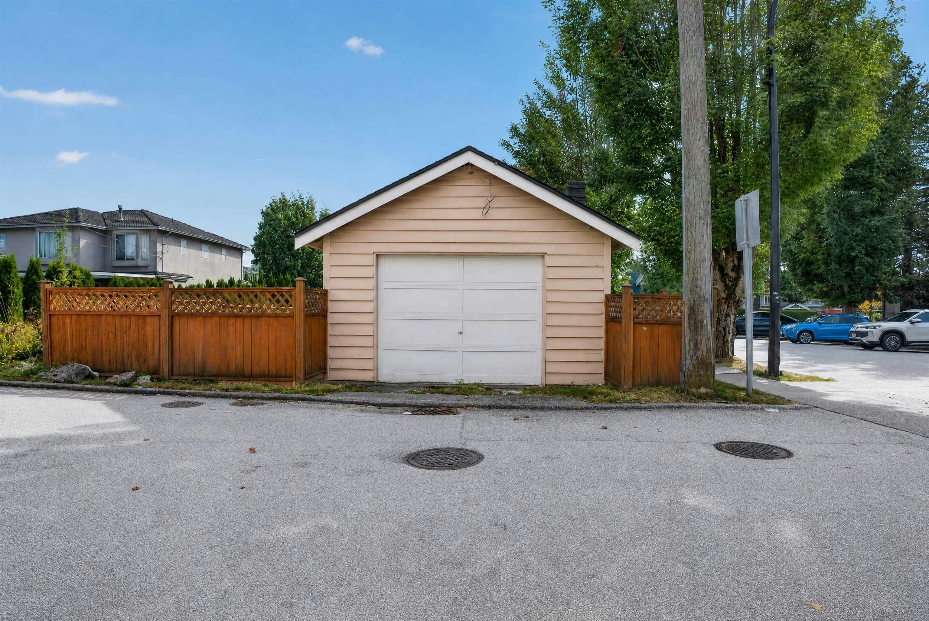 4205 Pender Street, Burnaby, BC, V5C 2M4 - 31