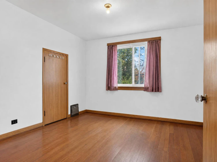 4205 Pender Street, Burnaby, BC, V5C 2M4 - 14