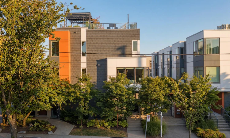 639 Victoria Drive