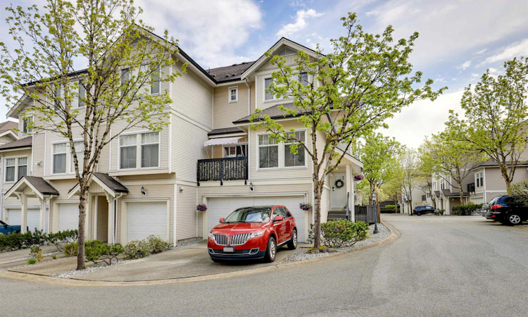 37-21535 88 Avenue