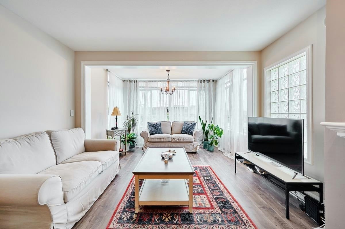 307-855 W 16th Street, North Vancouver, BC, V7P 1R2