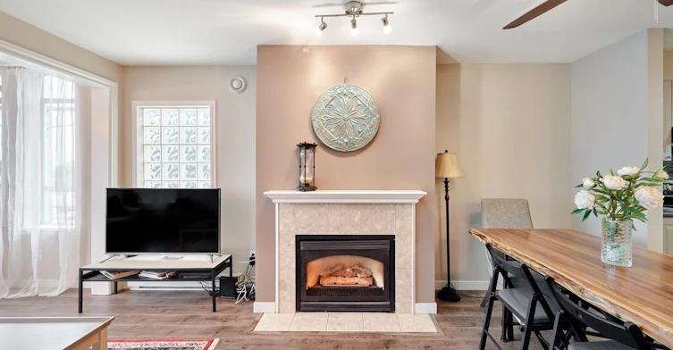 307-855 W 16th Street, North Vancouver, BC, V7P 1R2 - 2