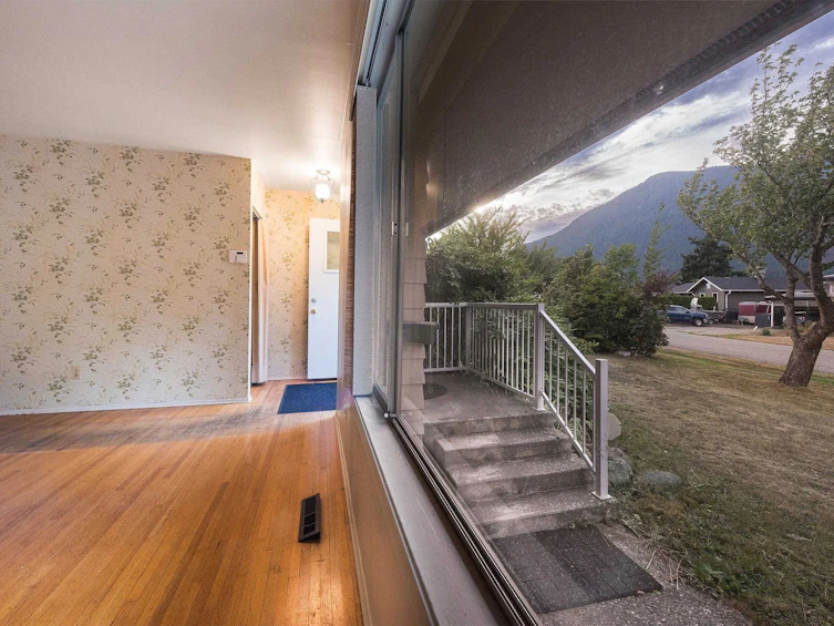 710 Coquihalla Street, Hope, BC, V0X 1L0 - 36