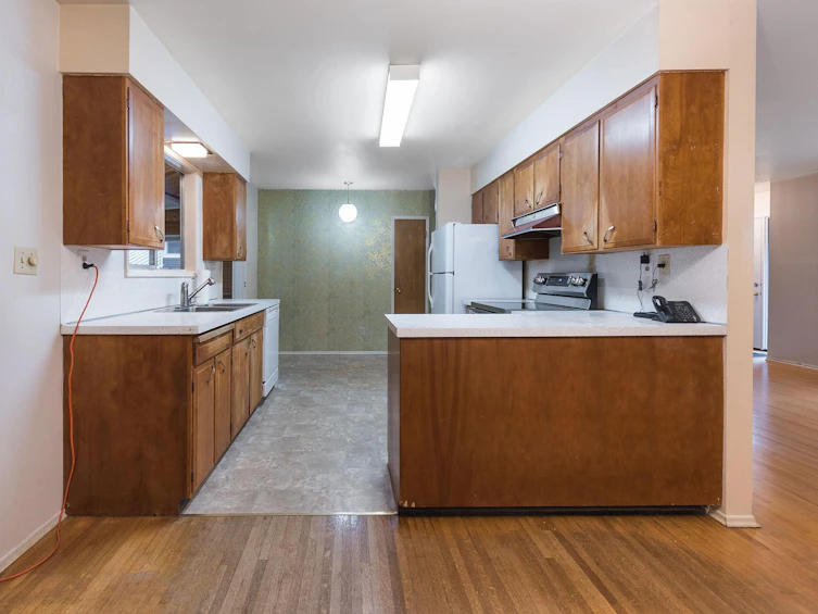 710 Coquihalla Street, Hope, BC, V0X 1L0 - 4