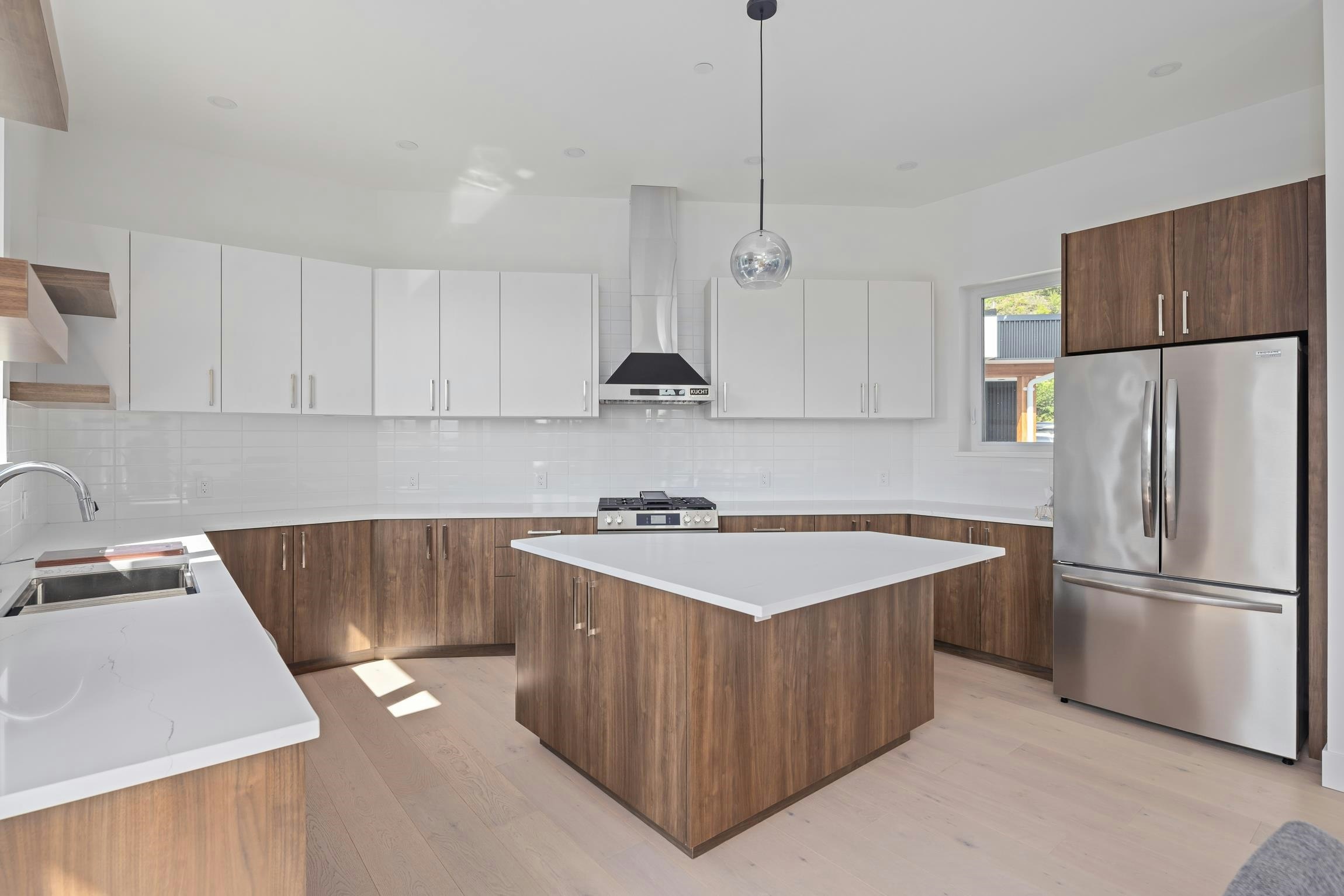 37-3385 Mamquam Road - 5