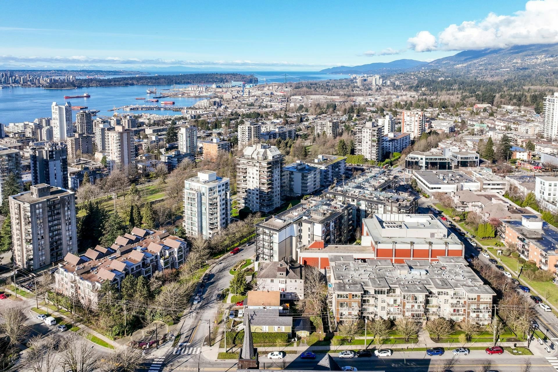 160 E 10th Street, North Vancouver, BC, V7L 2C8 - 3