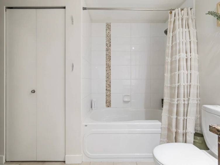 608-2228 W Broadway, Vancouver, BC, V6K 0B1 - 16