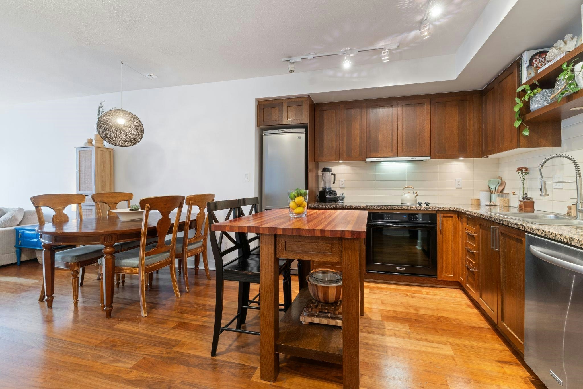 608-2228 W Broadway, Vancouver, BC, V6K 0B1 - 5