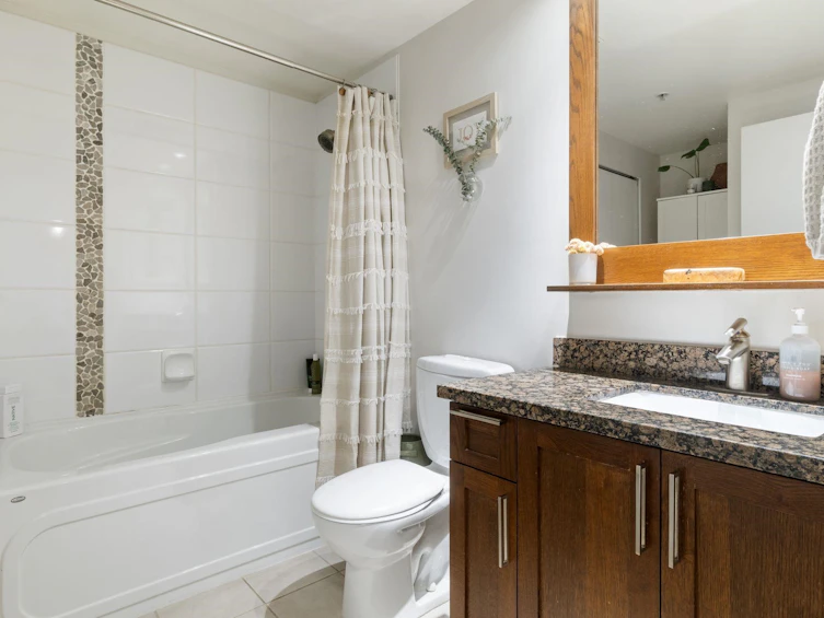 608-2228 W Broadway, Vancouver, BC, V6K 0B1 - 15