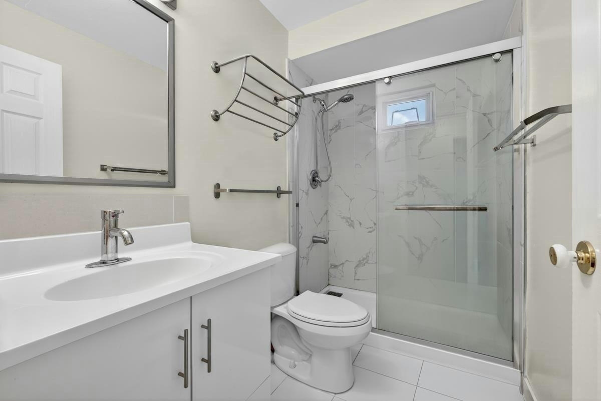 8026 18th Avenue, Burnaby, BC, V3N 1J8 - 24
