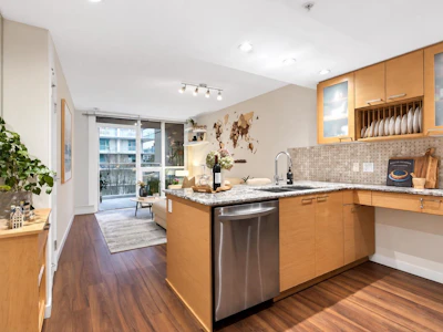 413-135 E 17 Street - 3