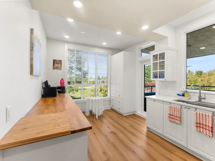 221-12873 Railway Avenue, Richmond, BC, V7E 6K3 - 3