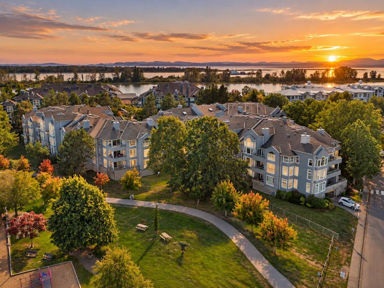 221-12873 Railway Avenue, Richmond, BC, V7E 6K3 - 2