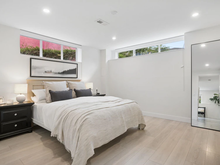 2780 E 8th Avenue, Vancouver, BC, V5M 1W6 - 4