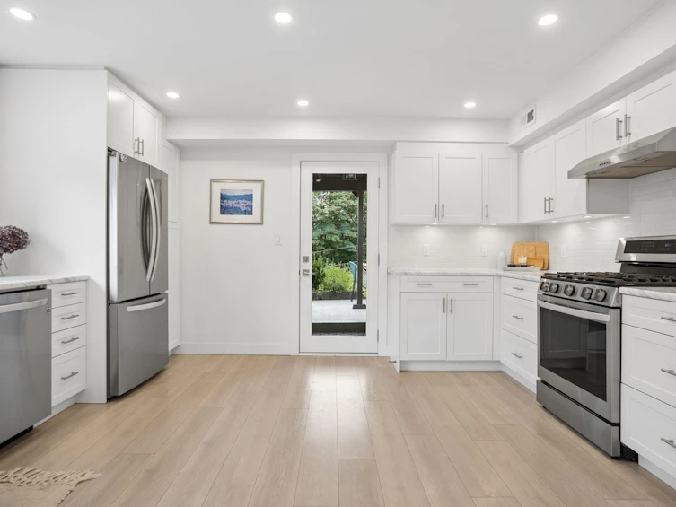 2780 E 8th Avenue, Vancouver, BC, V5M 1W6 - 8