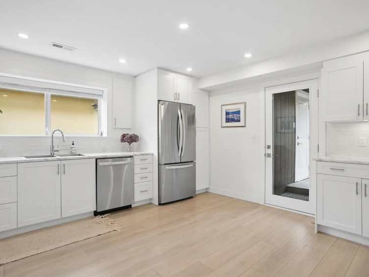 2780 E 8th Avenue, Vancouver, BC, V5M 1W6 - 9