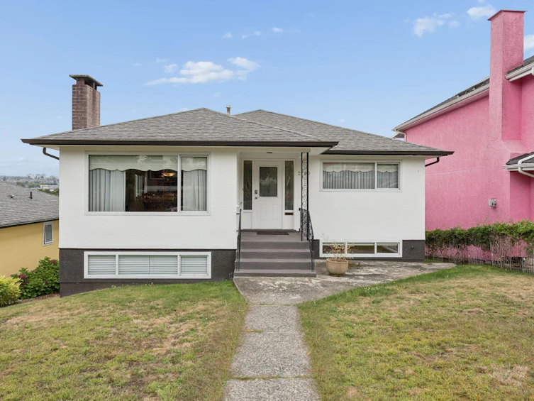 2780 E 8th Avenue, Vancouver, BC, V5M 1W6