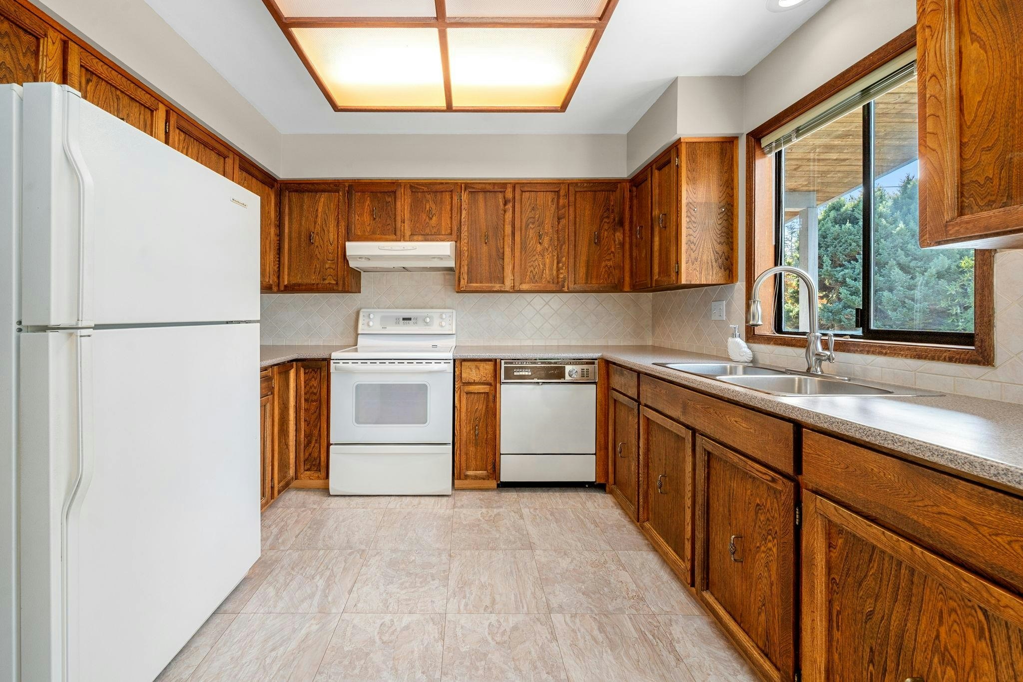 3833 Lynn Valley Road, North Vancouver, BC, V7K 2S7 - 12