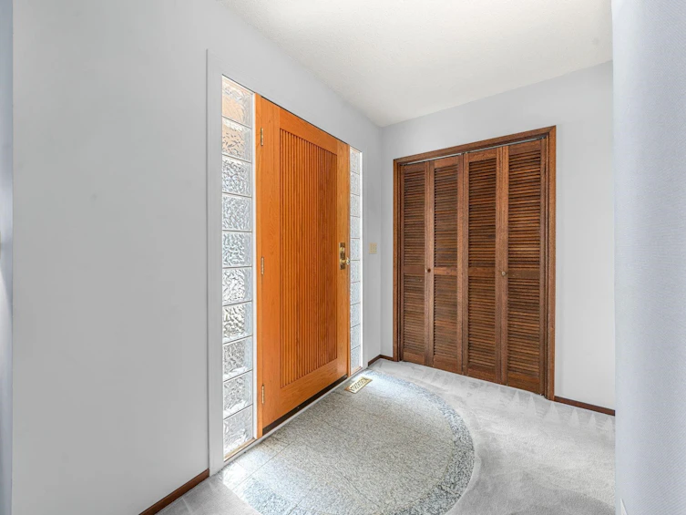 3833 Lynn Valley Road, North Vancouver, BC, V7K 2S7 - 2