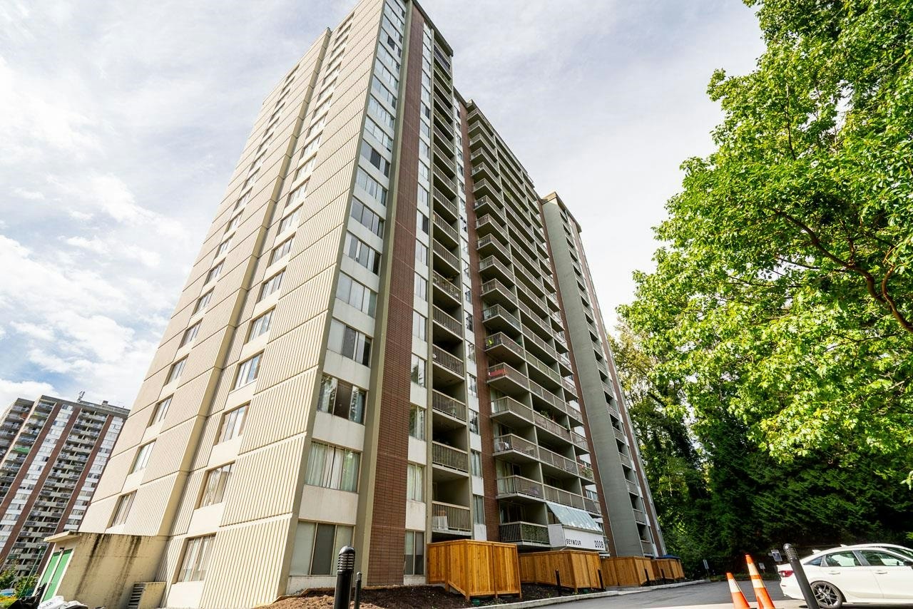 1609-2008 Fullerton Avenue - 2