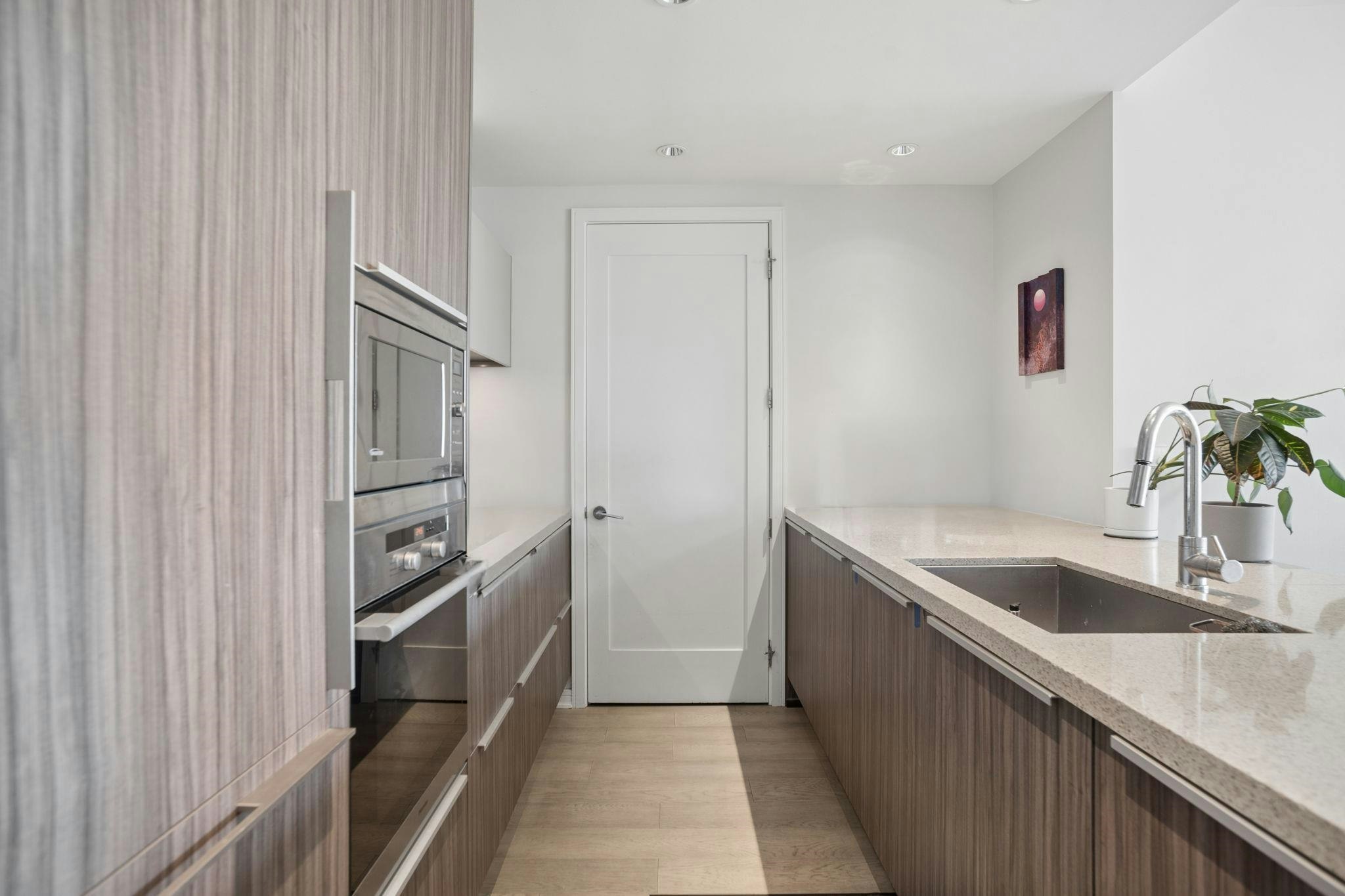 906-181 W 1st Avenue, Vancouver, BC, V5Y 0E3 - 4