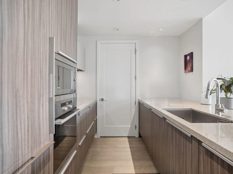 906-181 W 1st Avenue, Vancouver, BC, V5Y 0E3 - 4